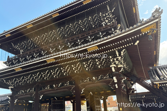 東本願寺「御影堂門」特別公開に登ってきました｜京の夏の旅2025