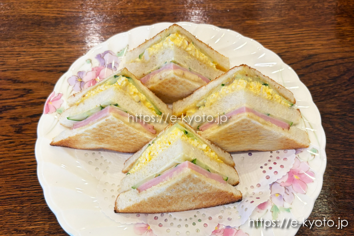 タマゴとハムのホットサンドウィッチ