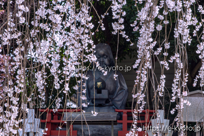 阿亀桜とおかめ像