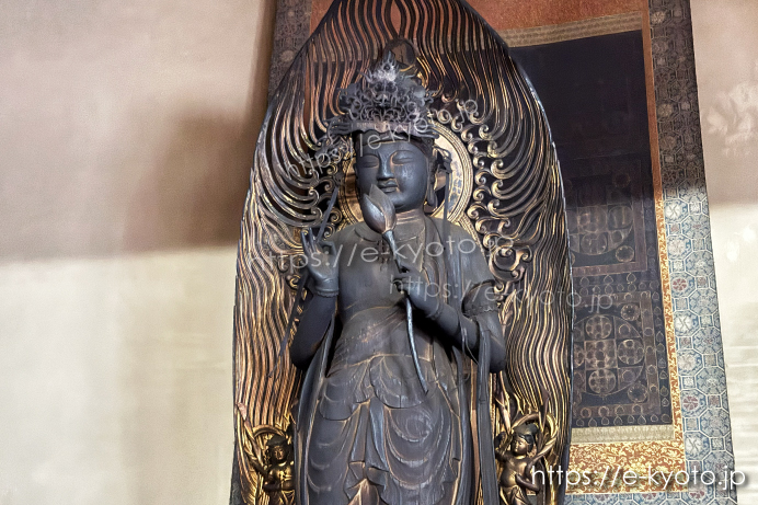 福勝寺の聖観音菩薩像