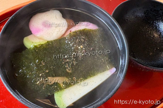 加茂みたらし茶屋（亀屋栗義）のすまし雑煮