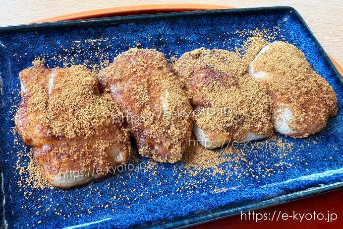 加茂みたらし茶屋（亀屋栗義）のあべかわ（きなこ）