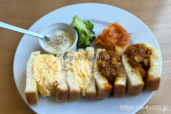 ソングバードコーヒー たまごとひよこ豆カレーのサンド
