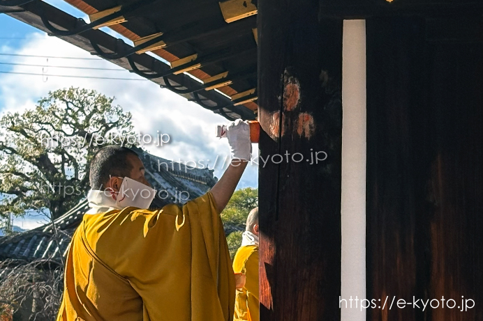 東寺の御影堂の柱に押される御宝印